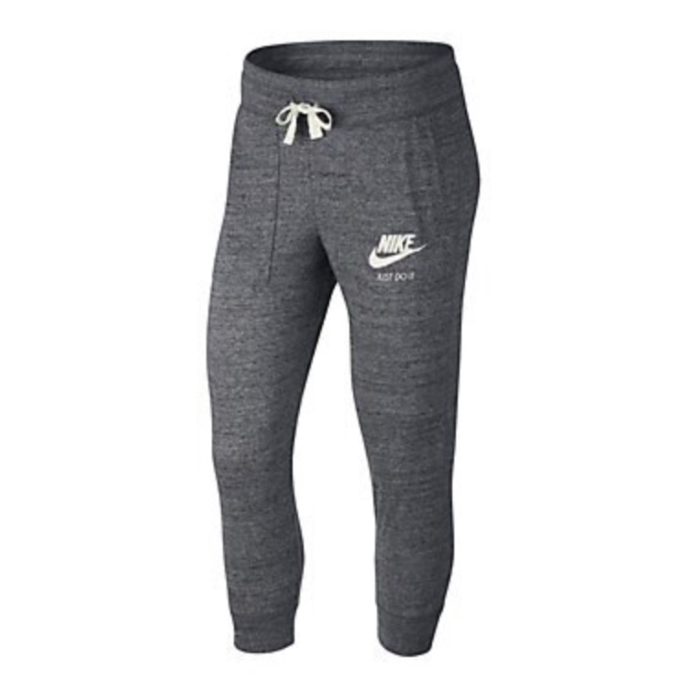 Gray cloth Nike capris